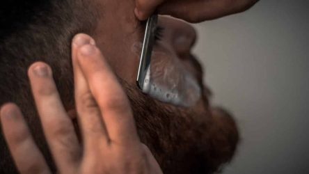להתגלח: האם זה מה שגורם לזקן לצמוח?